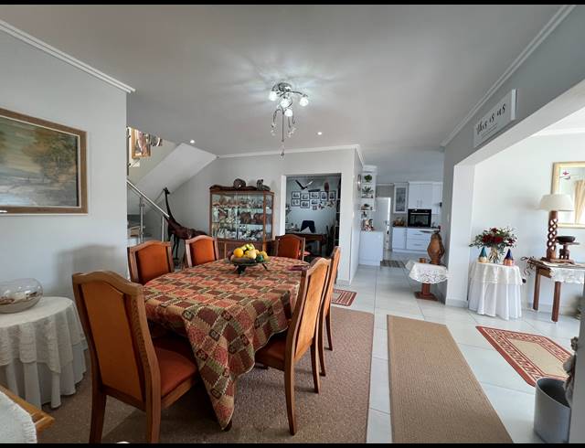 3 BEDROOM FREEHOLD FOR SALE IN JEFFREYS BAY CENTRAL
